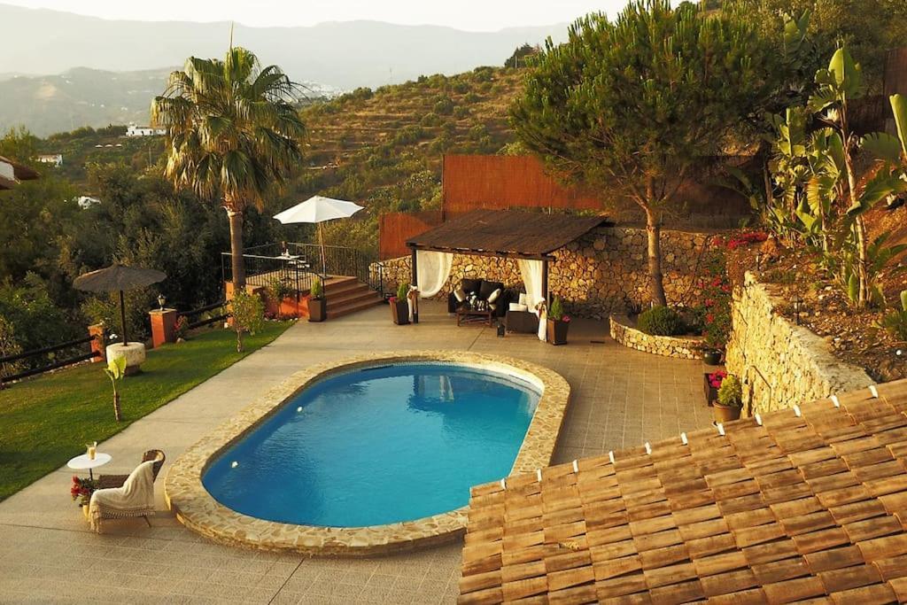Villa El Pino: With Private Pool Sayalonga Exterior foto